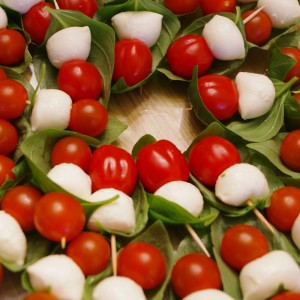 Tomate-Mozzarella-Basilikum-Spieß